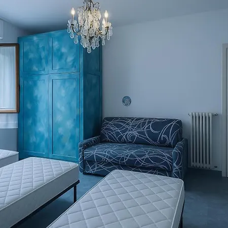 Sala Riunioni Δωμάτια σε οικογενειακή κατοικία *