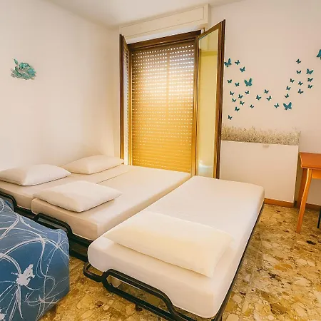 Δωμάτια σε οικογενειακή κατοικία Sala Riunioni Αλάσιο