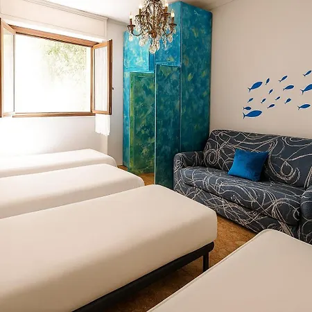 Sala Riunioni Δωμάτια σε οικογενειακή κατοικία Αλάσιο